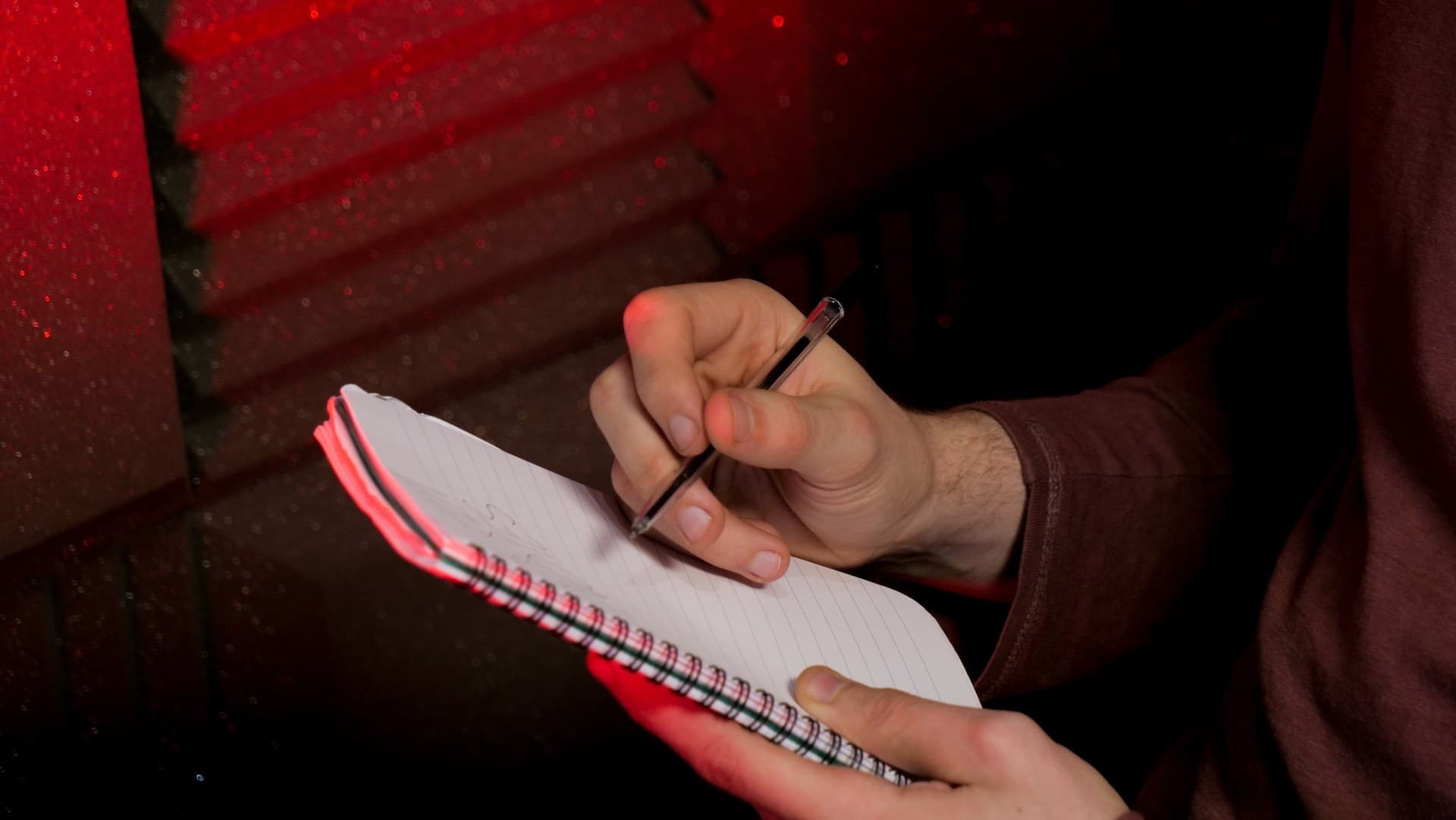 How to Write a Radio Script That Works | Radio.co