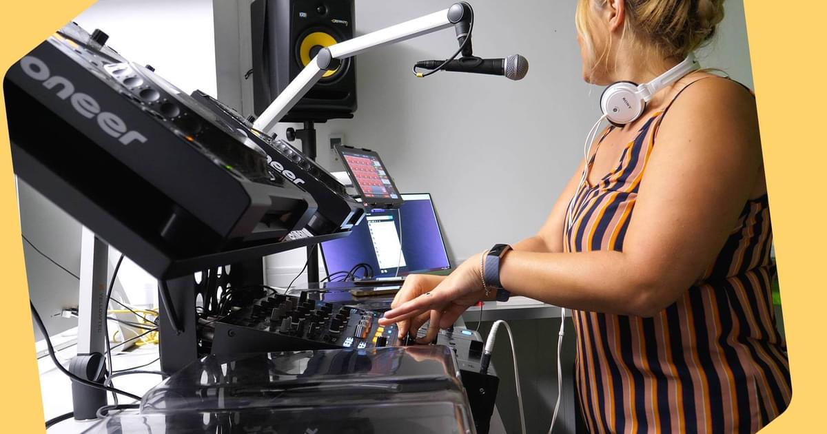 Start An Internet Radio Station For Beginners | Radio.co